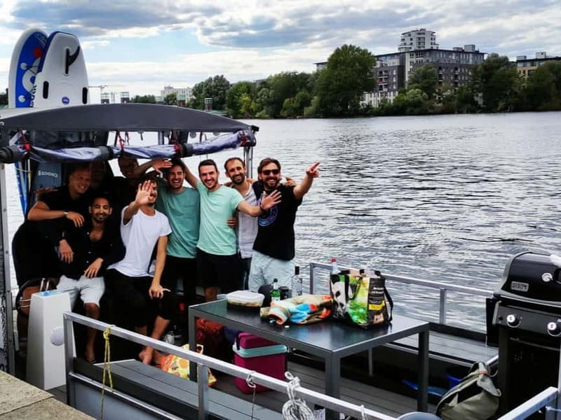 Berlin: Boat Rental BBQ boat with waterslide for 12 people - Key points / Takeaways