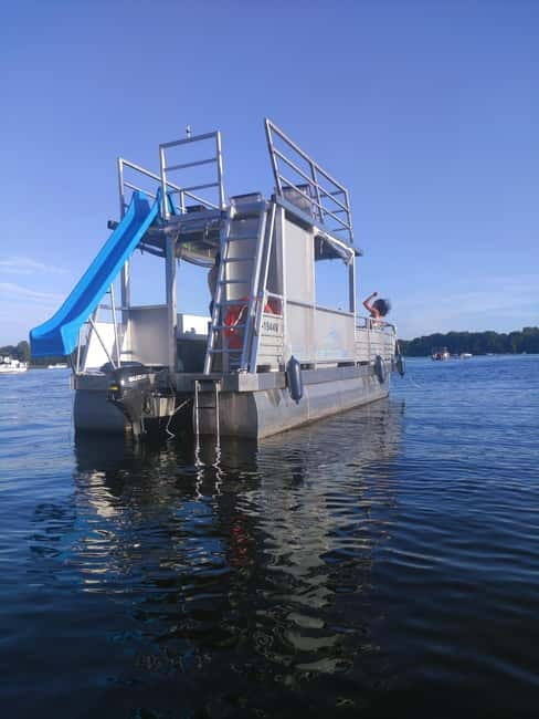 Berlin: Boat Rental BBQ boat with waterslide for 12 people - FAQ