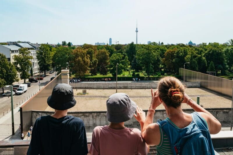 Berlin: Cold War Walking Tour on Berlin Wall Route - Key Points and Takeaways