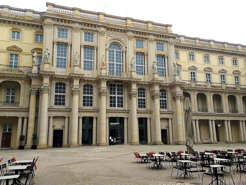 Berlin: East and West Wall Tour by Bike with a Guide - Who Will Love This Tour?