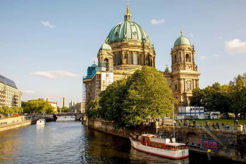 Berlin: Evening Yacht Cruise with Aperitif - The Itinerary in Detail: What You’ll See and Experience