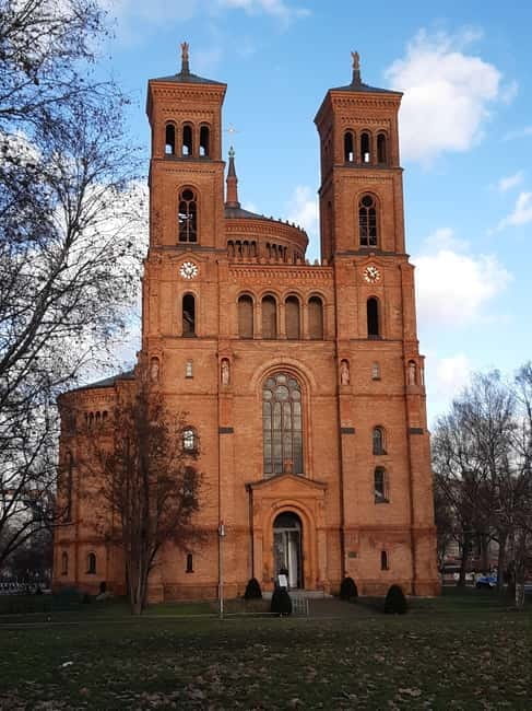 Berlin: Guided group tour of Kreuzberg 36, the alternative district - Hidden Layers: Squats and Wall-Era Structures