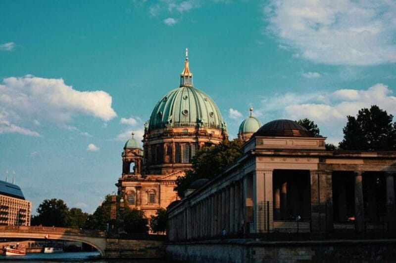 Berlin : Must-see attractions Walking Tour - Exploring Berlin’s Historic Heart with a Private Walking Tour
