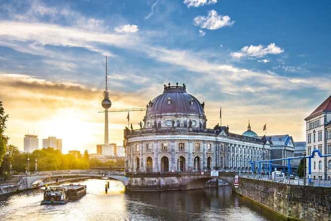 Berlin on Your Own - Deluxe Round Trip from Warnemünde Port - FAQ