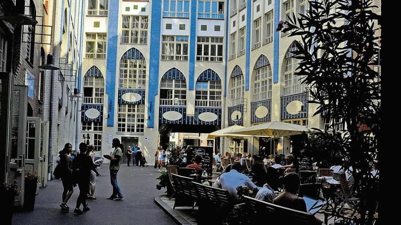 Berlin: Private City Tour - Berlin Highlights Guided Walk - Key Points / Takeaways