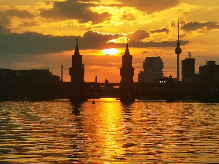 Berlin: Solar Powered Sunset Catamaran Cruise & Audio Guide - Engaging Introduction: Exploring Berlin’s Waterfront in Style