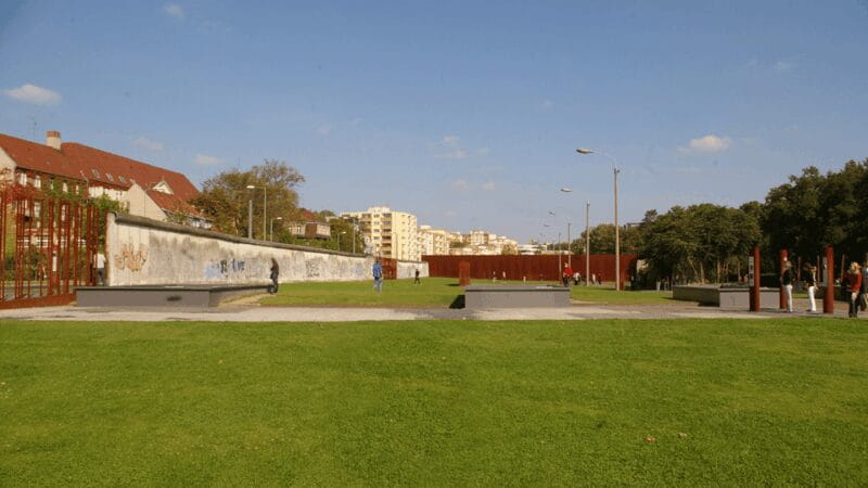 Berlin Wall Tour - Tears, Tunnels & Triumphs (Small Group) - FAQs