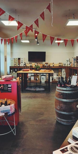 Berlin: Wine on Canvas - Paint Workshop and Wine Tasting - What to Expect at Berlin’s Wine on Canvas Experience