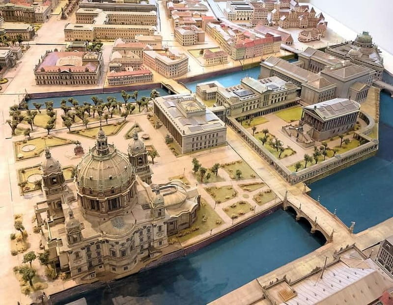 Berlin: World Clock to World Heritage & World War 2 Walk - Who Should Take This Tour?