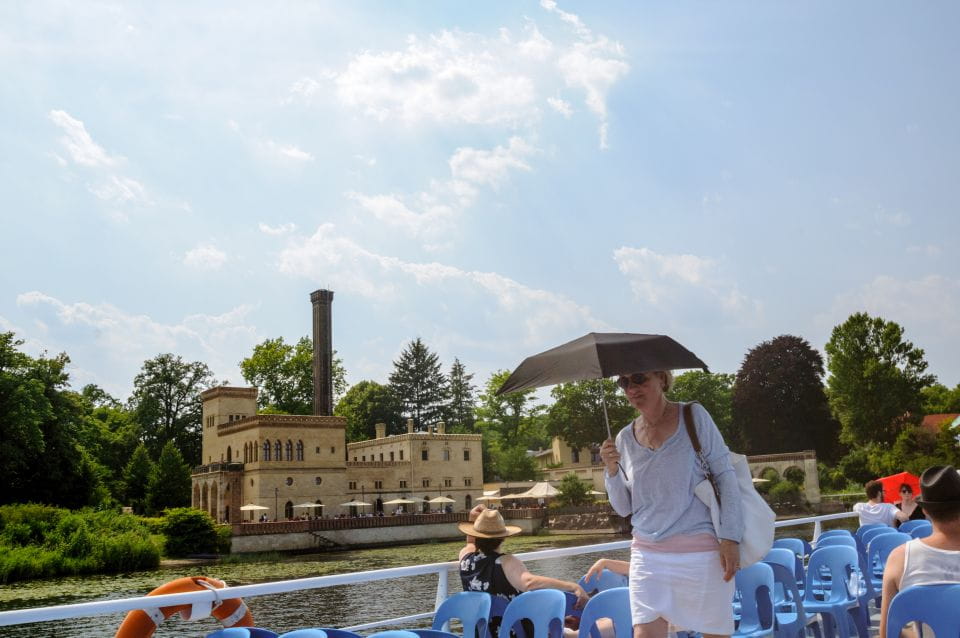 Berlin: World Heritage Cruise to Potsdam - Cruise Inclusions and Amenities