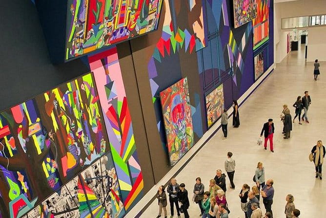 Berlin's Gallery Scene - Exploring Berlin’s Dynamic Art Scene: A Guide to the Gallery Tour