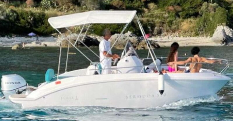 BERMUDA 570 Boat rental without a license - Exploring the Coast of the Gods from Tropea