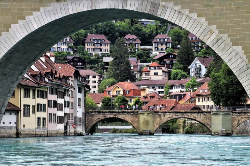 Bern: 2 Hour Private Guided City Tour - Diving into Bern’s History at the Historical Museum