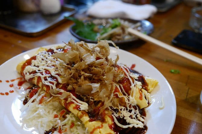 Best Deep Osaka Nighttime Food-N-Fun With Locals (6 or Less!) - Gratuity Expectations in Japan