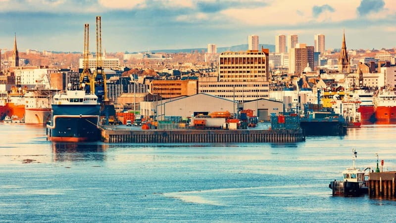 Best of Aberdeen: Private Walking Tour with a Local - Coastal Breezes and Aberdeen Beach