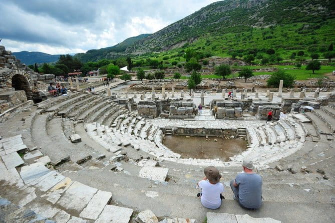 Best of Ephesus Tour For Cruisers From Kusadasi Port - Entering The Ancient City of Ephesus