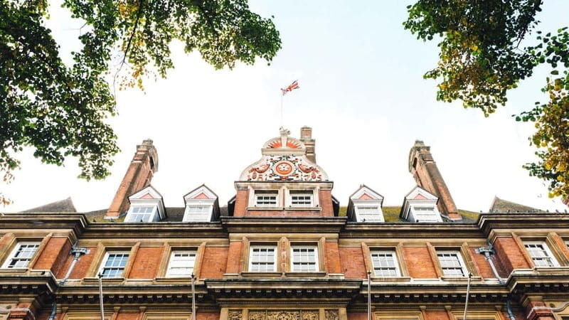 Best of Leicester: Private Walking Tour with a Local - Navigating the Logistics: Price, Duration, and Accessibility