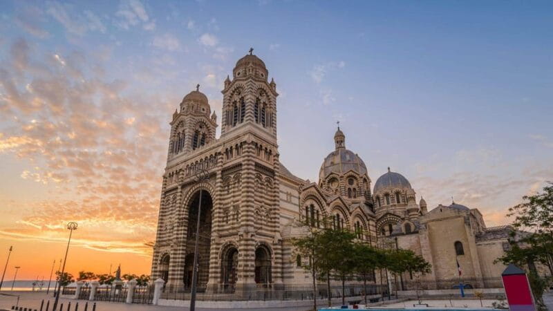 Best of Marseille: Private Walking Tour with a Local - Entering Marseille: What You’ll Experience