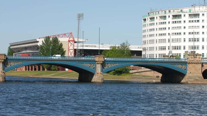 Best of Nottingham: Private Walking Tour with a Local - Detailed Breakdown of the Tour Experience