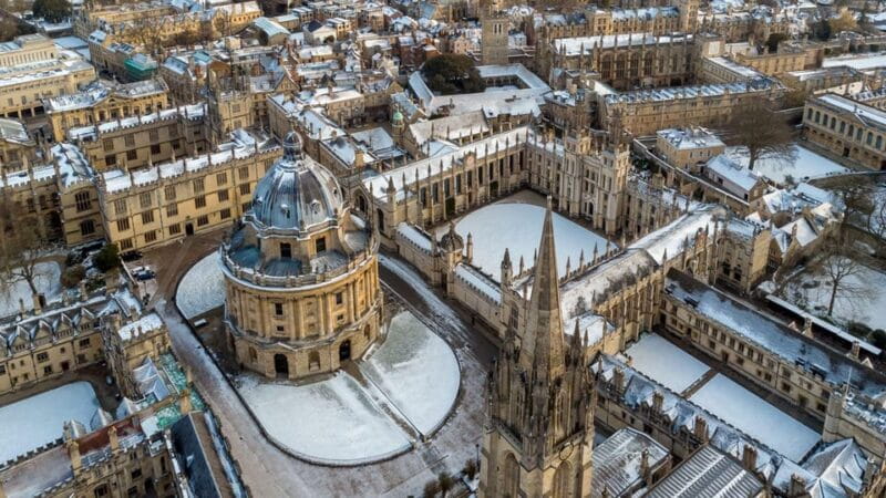 Best of Oxford: Private Walking Tour with a Local - Why a Private, Casual Tour Matters
