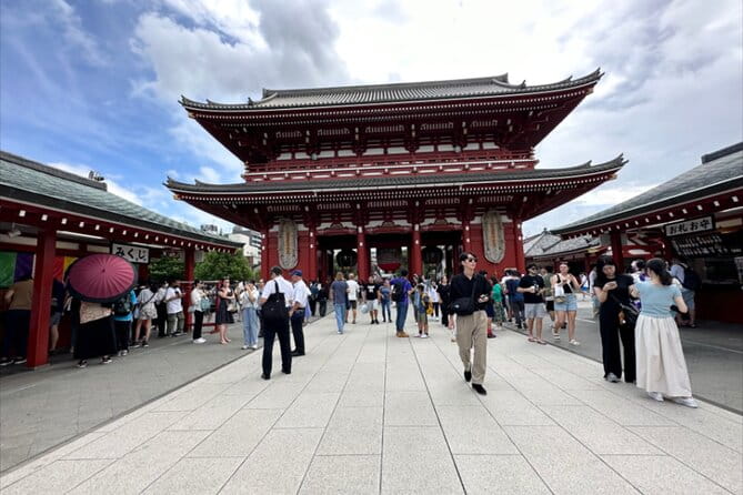 Best of Tokyo Walking Tour Part 1 - Guide and Assistance