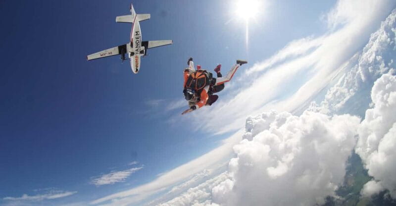 Best skydiving close to Brno and Olomouc - Arriving and Preparing: From Ground to Sky