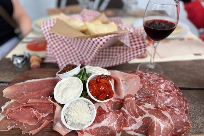 Best Street Food Walking Tour in Milan - Indulging in Ligurian Focaccia