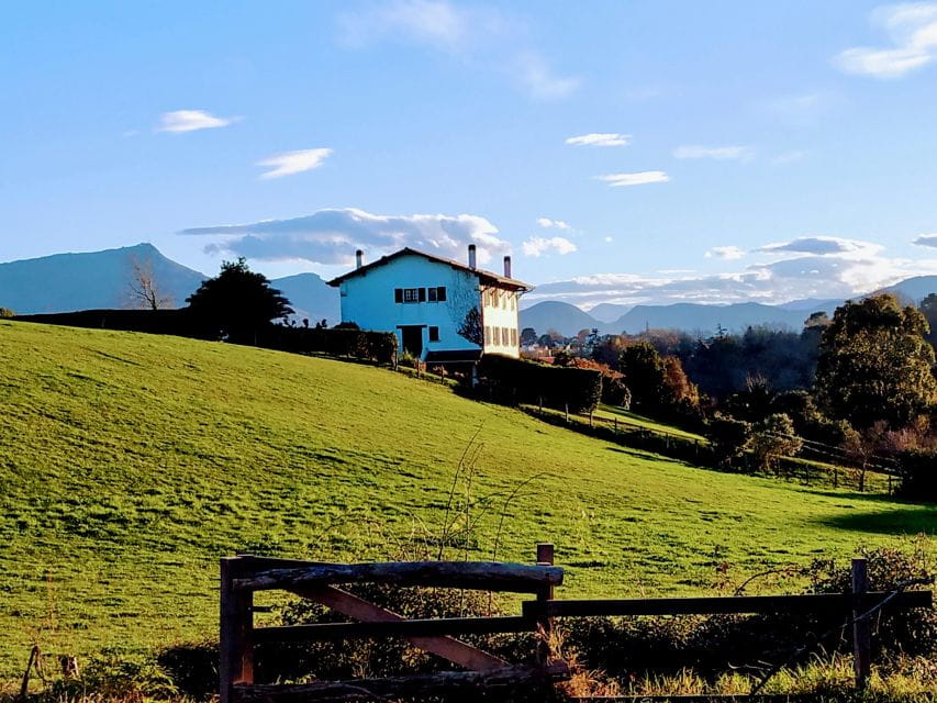 Biarritz: Day Tour of the Most Beautiful Basque Villages - Pas De Roland: Dramatic Landscape