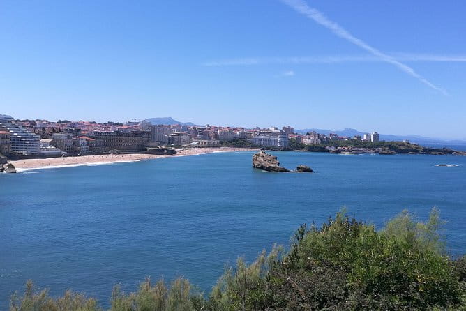 Biarritz & La Côte Basque Private tour - Exploring La Grande Plage in Biarritz