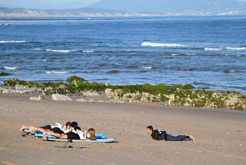 Bidart: Enjoy surfing with experienced and friendly teachers - Discovering Surfing with HAPPY LIFE in Bidart