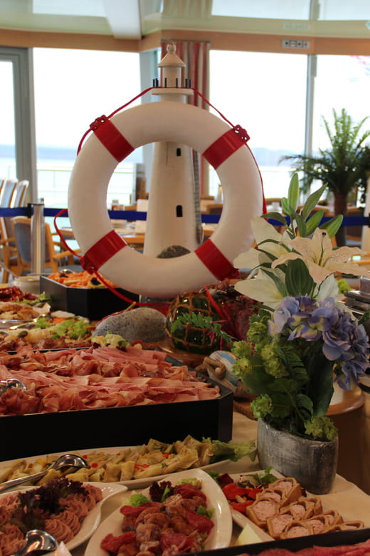 Biggesee: XXL Boat Ride with All-Inclusive Brunch Buffet - Practical Tips for Your Trip