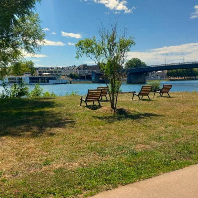 Bike Tour From Vernon to Giverny With Local Guide - Tour Inclusions