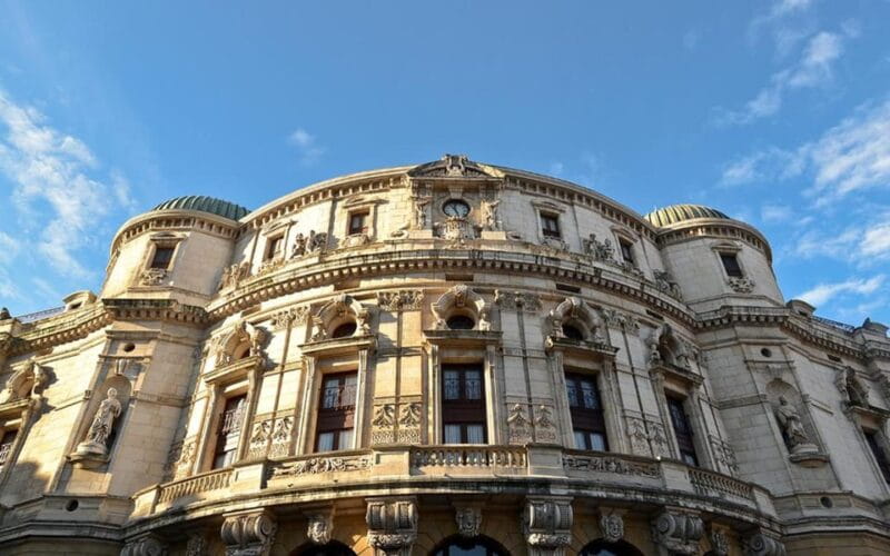 Bilbao architecture and churches tour - Logistics and Practicalities: What to Expect