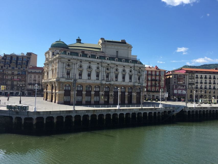 Bilbao: Classic & Modern Guided Walking Tour With Pintxos - Experience and Highlights