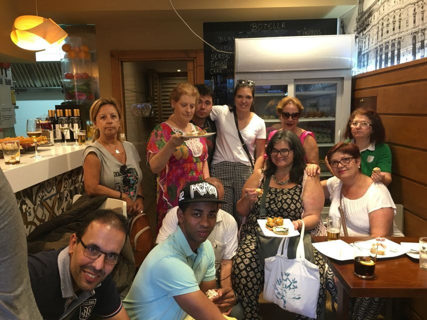 Bilbao: Classic & Modern Guided Walking Tour With Pintxos - Customer Feedback and Ratings