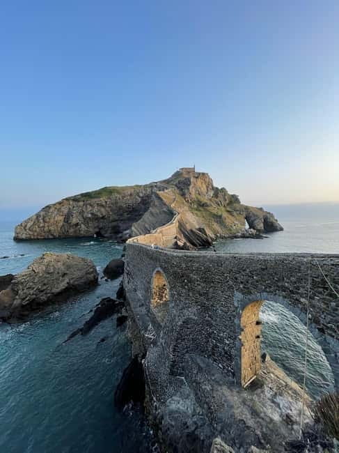 Bilbao: Gaztelugatxe, Bermeo, Mundaka, Gernika, & Wine Tour - Bermeo and Its Historic Charm