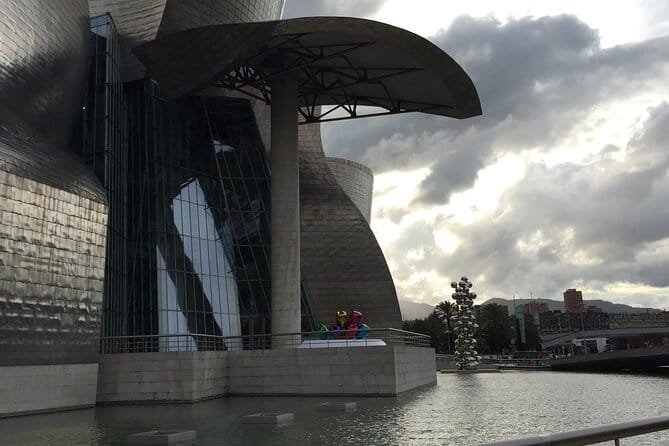 Bilbao Guggenheim Museum Private Tour with Official Tour Guide 100% Personalised - FAQs