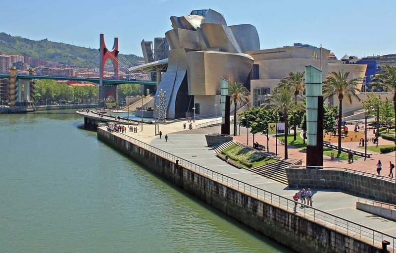 Bilbao: Guggenheim Museum Tour with Skip-the-Line Tickets - Why Guides Like Javier and Teresa Make a Difference