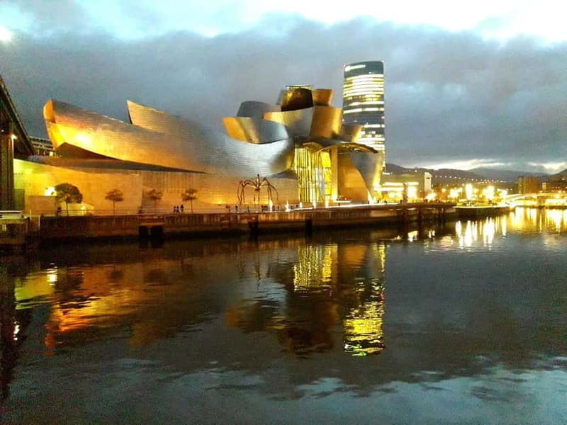 Bilbao: Guggenheim Museum Tour with Skip-the-Line Tickets - Final Thoughts: Who Should Book This Tour?