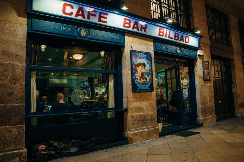 Bilbao: Insta-Perfect Walk With a Local - What to Expect