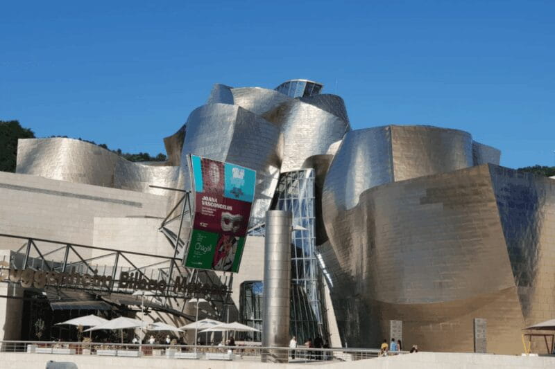 Bilbao: Skip-the-Line Guggenheim Museum Guided Tour - The Stories Behind the Art: Why They Matter