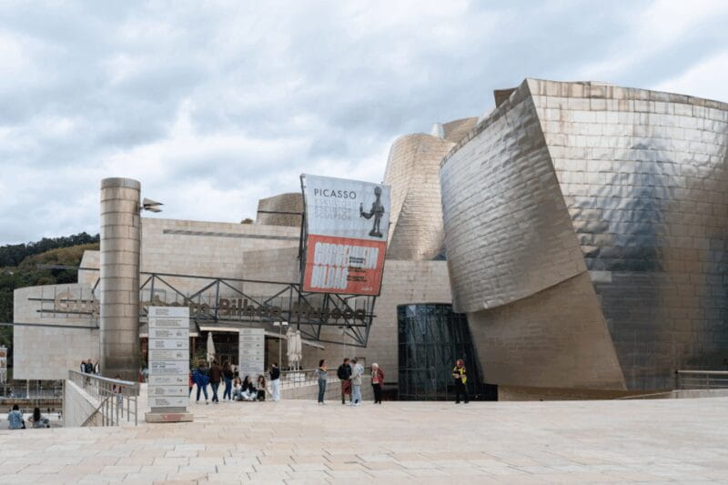 Bilbao: Skip-the-Line Guggenheim Museum Guided Tour - Practicalities: Logistics, Timing, and Accessibility