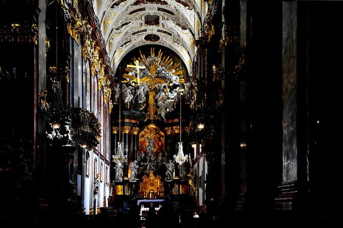 Black Madonna Czestochowa (Catholic Private Tour) - Exploring Jasna Gora: A Sacred Sanctuary in Częstochowa