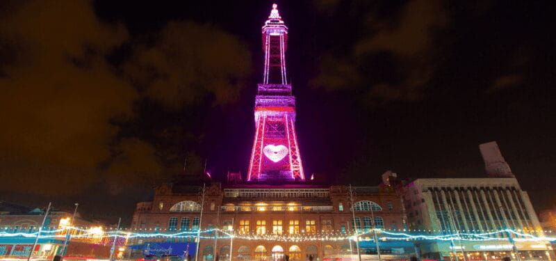 Blackpool Christmas Lights Walking Tour with an App - Exploring the Route: What to Expect at Each Step