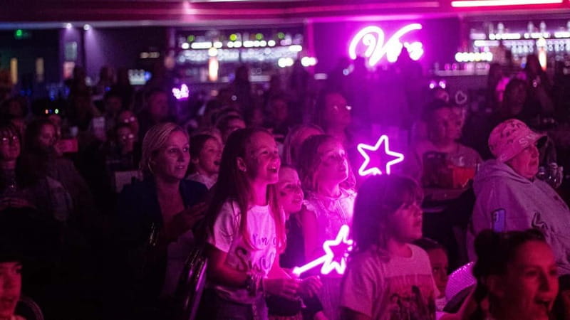 Blackpool: Elf Pop Dreams Christmas Cracker Live Family Show - What’s the Show All About?