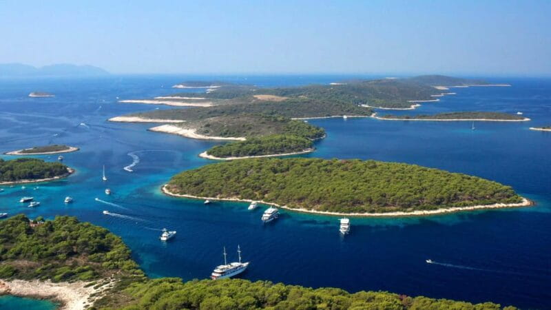 Blue Cave & Hvar Island (Paklenjaci) Private Speedboat Tour - Lunch in the Paklinski Islands