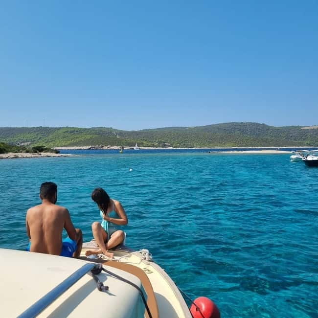 Blue Cave & Island Treasures: Komia & 5 Gems Boat Tour - Hvar: A Vibrant Mediterranean Town