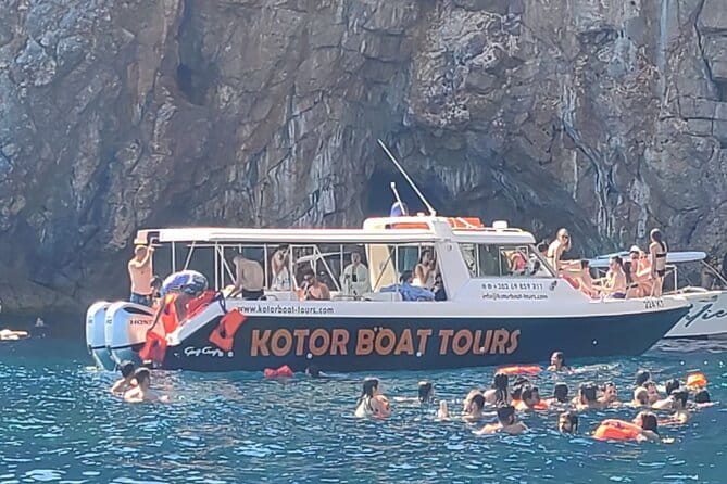 Blue Cave tour and lunch at the local Restaurant, all inclusive - 5h duration - Who Would Love This Tour?