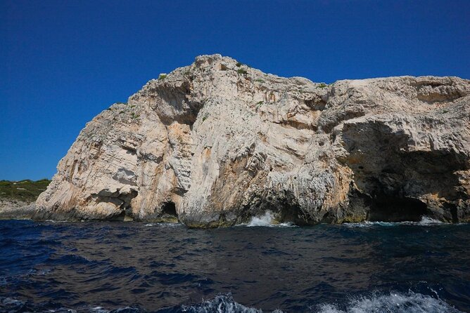 Blue & Green Cave Tour With Yacht From Town Hvar - Key Points