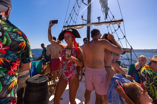 Blue Lagoon Boat Tour With Underwater Museum and Lunch Included - Meeting and Pickup